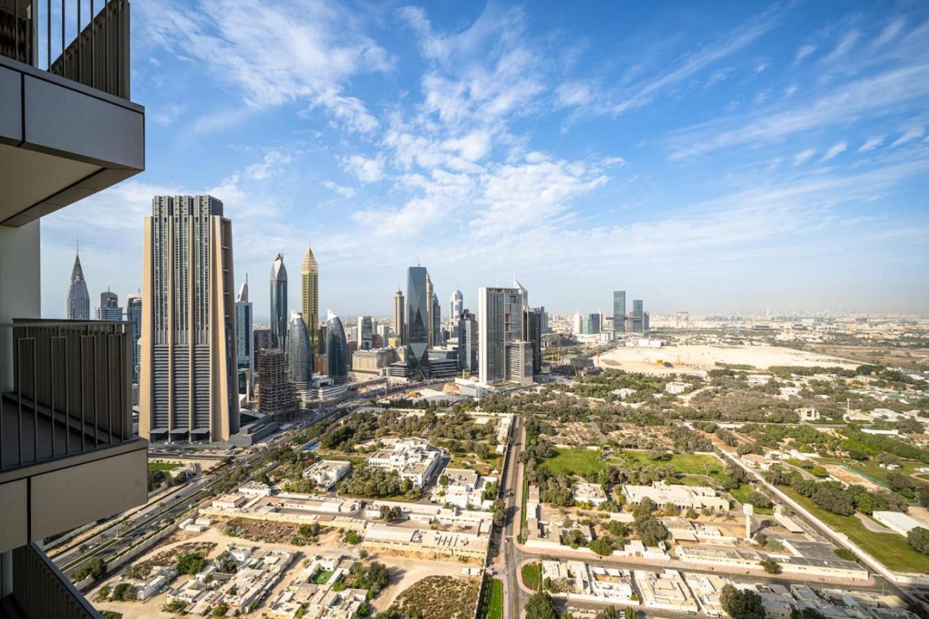 Seraya 9 - 4bdr - Skyline And Burj View - 3 Balconies * Dubai