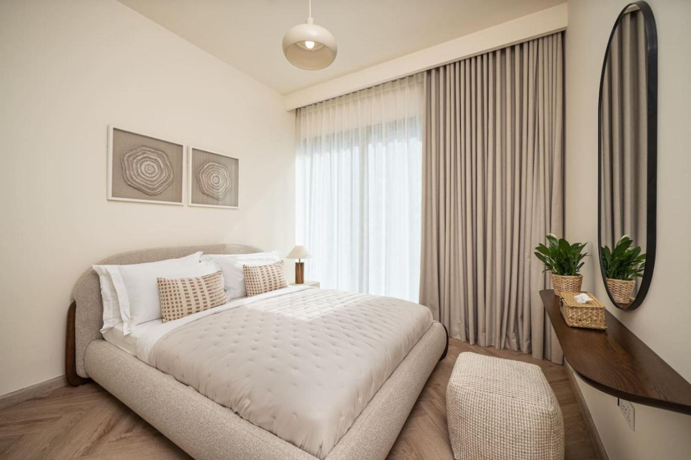 Seraya 9 - 4bdr - Skyline And Burj View - 3 Balconies Apartment Dubai