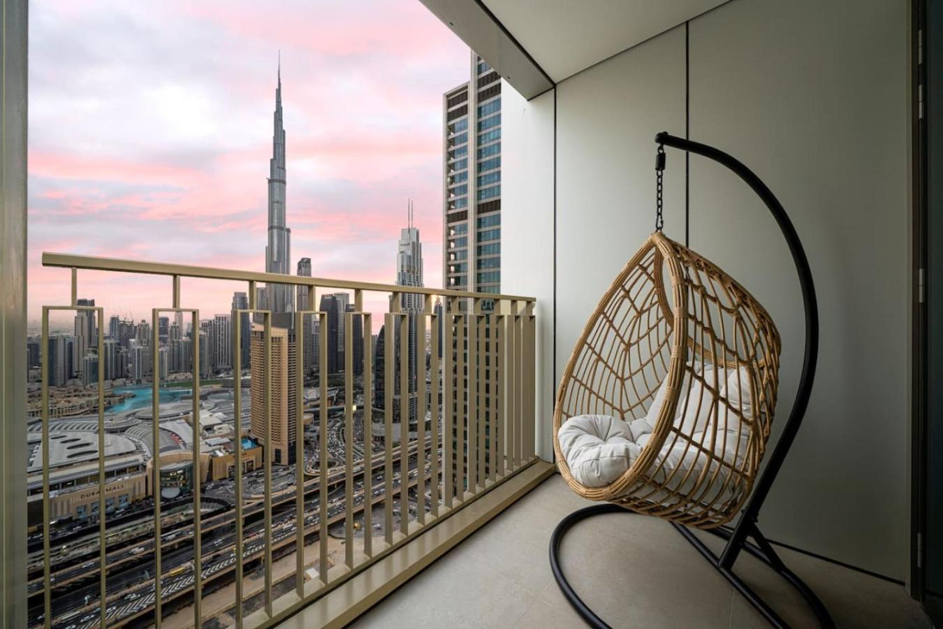 Apartment Seraya 9 - 4bdr - Skyline And Burj View - 3 Balconies Dubai